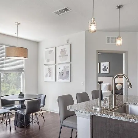 Landing At Ten01 On The Lake - 2 Bedrooms In Tempe